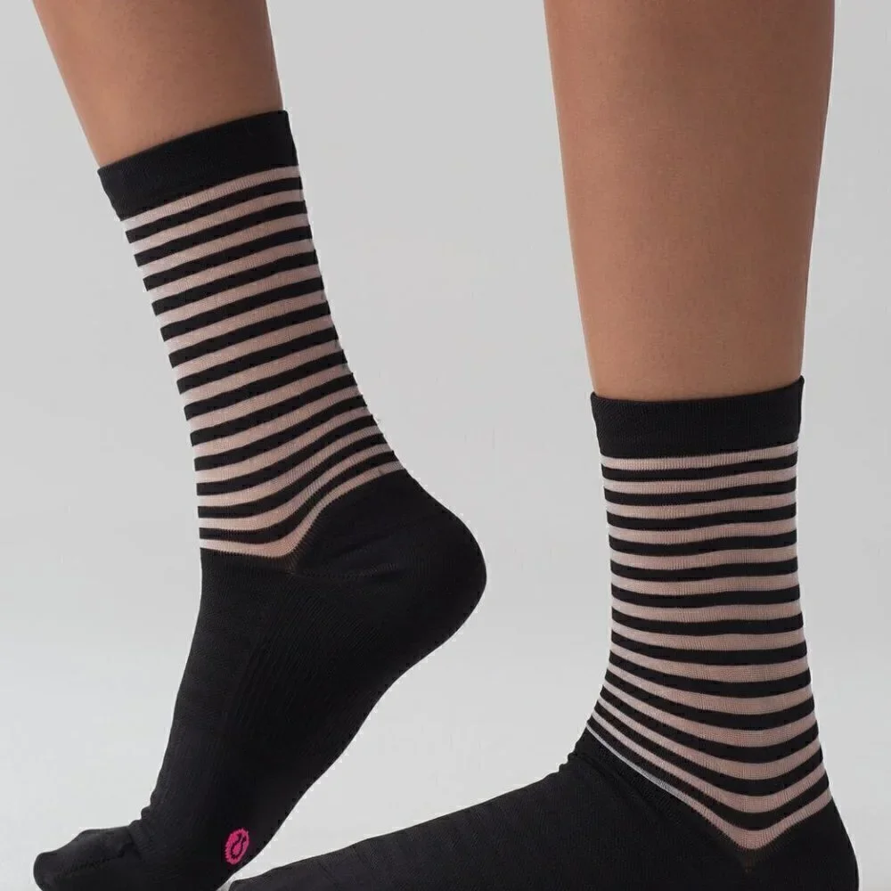 * NWT LULULEMON 3 Pairs RUN COURSE Light On Your Toes MESH BLACK M/L Socks
